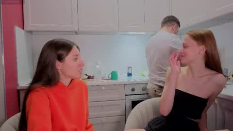 Julia and Mira online show from 01-15-26, 01:48