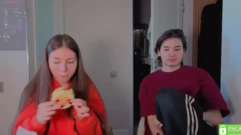 Julia and Mira online show from 04-11-26, 06:07