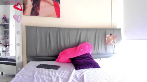 Snapshot of iisabella_noa chatting on 07-01-26, 02:40 Isabella online show from 07-01-26, 02:40