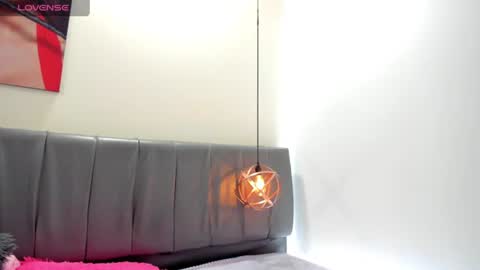 Snapshot of iisabella_noa chatting on 07-08-26, 12:42 Isabella online show from 07-08-26, 12:42