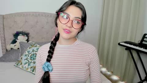 Snapshot of iki_mei chatting on 09-19-25, 07:47 Maria online show from 09-19-25, 07:47