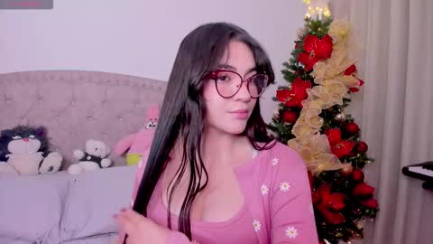 Snapshot of iki_mei chatting on 11-18-25, 01:04 Maria online show from 11-18-25, 01:04