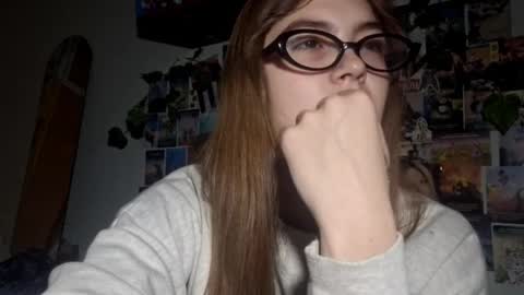 Snapshot of ilianayoo chatting on 03-19-26, 03:27 Polli online show from 03-19-26, 03:27