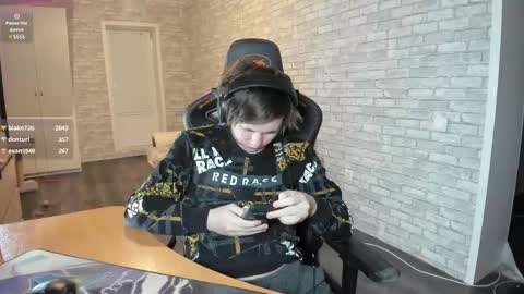 Snapshot of iliaskrislove chatting on 03-07-25, 09:38 iliaskris online show from 03-07-25, 09:38