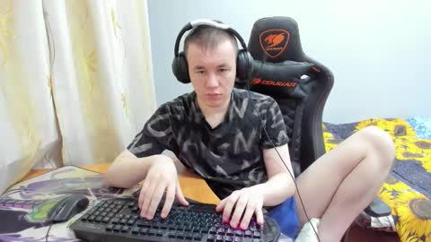 Snapshot of iliaskrislove chatting on 10-10-25, 03:44 iliaskris online show from 10-10-25, 03:44