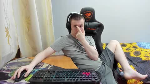 Snapshot of iliaskrislove chatting on 10-31-25, 03:07 iliaskris online show from 10-31-25, 03:07