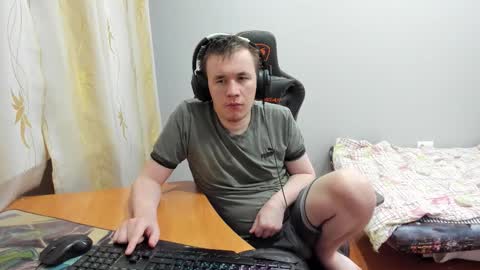 Snapshot of iliaskrislove chatting on 11-15-25, 12:02 iliaskris online show from 11-15-25, 12:02