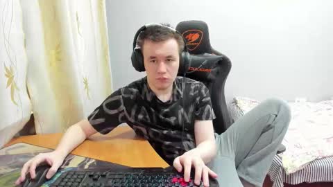 Snapshot of iliaskrislove chatting on 11-19-25, 04:12 iliaskris online show from 11-19-25, 04:12