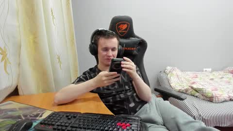 Snapshot of iliaskrislove chatting on 11-21-25, 08:18 iliaskris online show from 11-21-25, 08:18