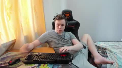 Snapshot of iliaskrislove chatting on 06-18-26, 11:03 iliaskris online show from 06-18-26, 11:03