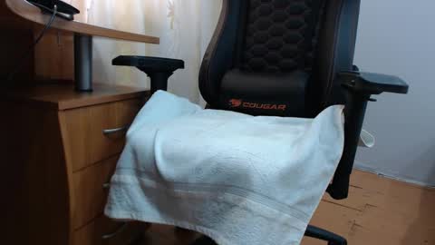 Snapshot of iliaskrisloveee chatting on 09-22-25, 09:22 lord online show from 09-22-25, 09:22