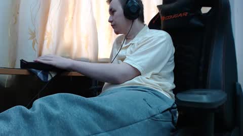 Snapshot of iliaskrisloveee chatting on 11-04-25, 06:34 lord online show from 11-04-25, 06:34