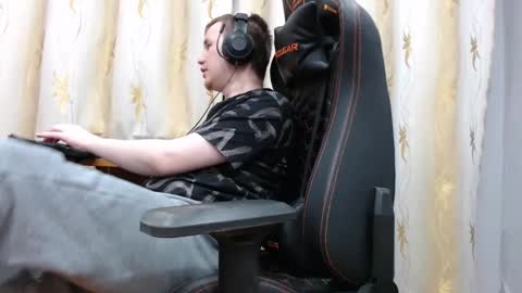 Snapshot of iliaskrisloveee chatting on 11-07-25, 01:38 lord online show from 11-07-25, 01:38