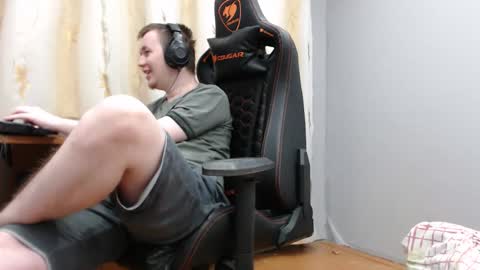 Snapshot of iliaskrisloveee chatting on 11-15-25, 11:21 lord online show from 11-15-25, 11:21