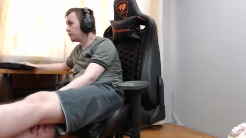 Snapshot of iliaskrisloveee chatting on 11-16-25, 11:27 lord online show from 11-16-25, 11:27