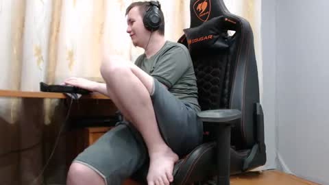 Snapshot of iliaskrisloveee chatting on 11-17-25, 11:49 lord online show from 11-17-25, 11:49