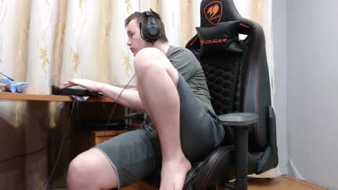 Snapshot of iliaskrisloveee chatting on 11-18-25, 02:39 lord online show from 11-18-25, 02:39