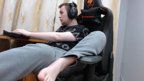 Snapshot of iliaskrisloveee chatting on 11-20-25, 02:01 lord online show from 11-20-25, 02:01