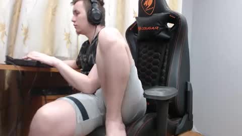 Snapshot of iliaskrisloveee chatting on 11-23-25, 09:03 lord online show from 11-23-25, 09:03