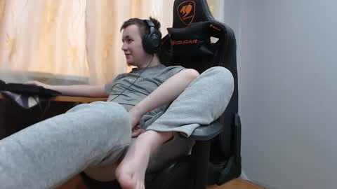 Snapshot of iliaskrisloveee chatting on 11-27-25, 08:27 lord online show from 11-27-25, 08:27