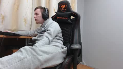 Snapshot of iliaskrisloveee chatting on 11-30-25, 02:10 lord online show from 11-30-25, 02:10