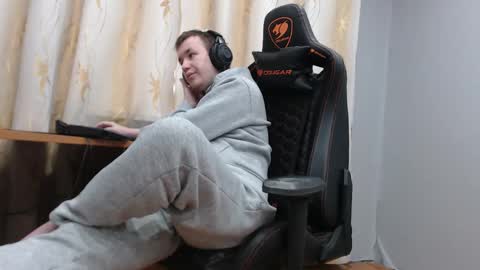 Snapshot of iliaskrisloveee chatting on 12-02-25, 05:02 lord online show from 12-02-25, 05:02