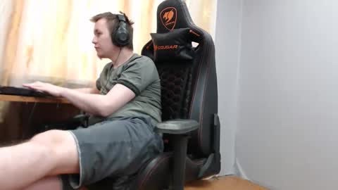 Snapshot of iliaskrisloveee chatting on 12-04-25, 06:34 lord online show from 12-04-25, 06:34