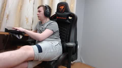 Snapshot of iliaskrisloveee chatting on 12-14-25, 01:55 lord online show from 12-14-25, 01:55