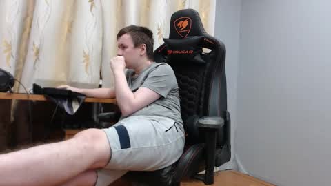 Snapshot of iliaskrisloveee chatting on 12-15-25, 01:54 lord online show from 12-15-25, 01:54