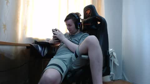 Snapshot of iliaskrisloveee chatting on 06-27-26, 07:24 lord online show from 06-27-26, 07:24