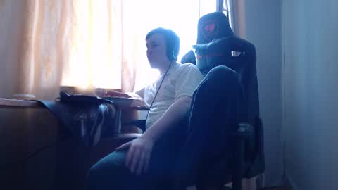 Snapshot of iliaskrisloveee chatting on 07-07-26, 07:45 lord online show from 07-07-26, 07:45
