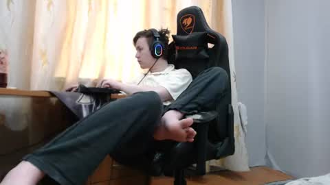 Snapshot of iliaskrisloveee chatting on 07-10-26, 01:47 lord online show from 07-10-26, 01:47