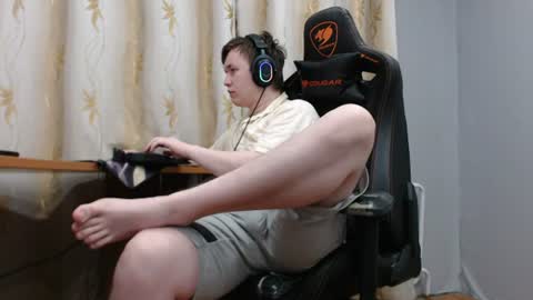 Snapshot of iliaskrisloveee chatting on 07-13-26, 10:01 lord online show from 07-13-26, 10:01