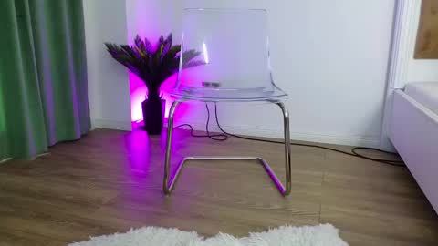 Emma online show from 09-26-25, 05:33