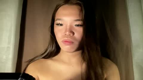 Snapshot of ill_moan_foryouxx chatting on 12-14-25, 01:44 QUEEN KATH online show from 12-14-25, 01:44