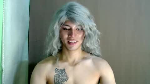 Snapshot of ill_moan_foryouxx chatting on 12-14-25, 01:49 QUEEN KATH online show from 12-14-25, 01:49