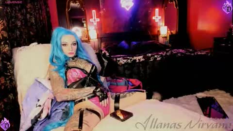 Snapshot of illanasnirvana chatting on 11-10-25, 07:35 IllanasNIrvana online show from 11-10-25, 07:35