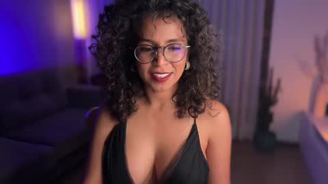 Snapshot of illaroom chatting on 02-08-25, 11:34 Kloe online show from 02-08-25, 11:34