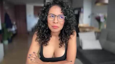 Kloe online show from 11-12-25, 06:19