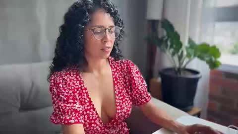 Kloe online show from 02-11-26, 08:03