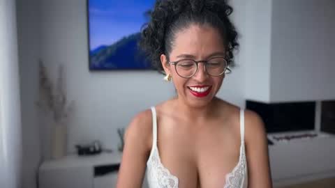 Snapshot of illaroom chatting on 07-17-26, 03:18 Kloe online show from 07-17-26, 03:18