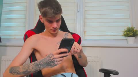 Snapshot of illusions888 chatting on 12-13-24, 12:50 D-Illusion online show from 12-13-24, 12:50