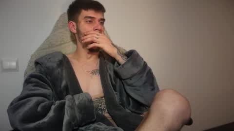 Snapshot of illusions888 chatting on 12-20-25, 03:08 D-Illusion online show from 12-20-25, 03:08