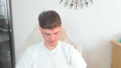 Snapshot of illusions888 chatting on 03-10-26, 06:29 D-Illusion online show from 03-10-26, 06:29