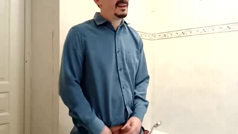 Snapshot of ilovecuteguy79 chatting on 03-18-26, 06:38 ilovecuteguy79 online show from 03-18-26, 06:38