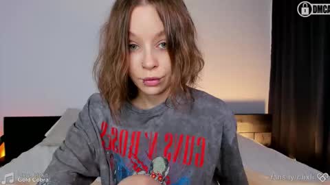 Snapshot of ilxil chatting on 09-19-25, 10:16 Li online show from 09-19-25, 10:16