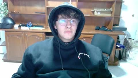 Snapshot of im__noah chatting on 11-16-25, 12:49 im__noah online show from 11-16-25, 12:49