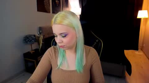 Roxy online show from 11-23-25, 06:19