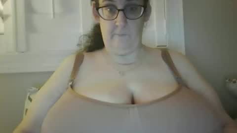 Snapshot of im_barbie5 chatting on 03-29-26, 05:51 Barbie online show from 03-29-26, 05:51