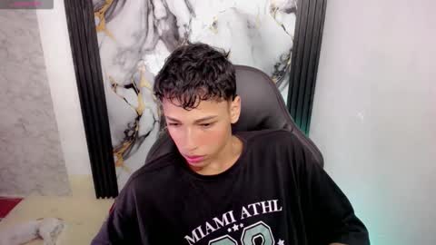 im_david01 online show from 12-01-25, 01:05